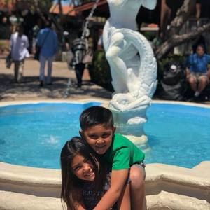 Meet your Posher, Lorren